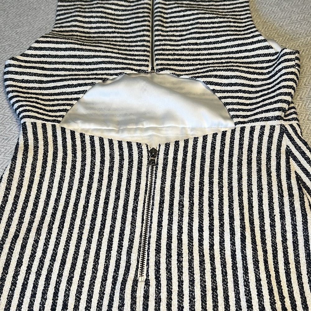 Alice + Olivia Striped Sleeveless Dress with cute back detail. Size XS/S. - Picture 4 of 16